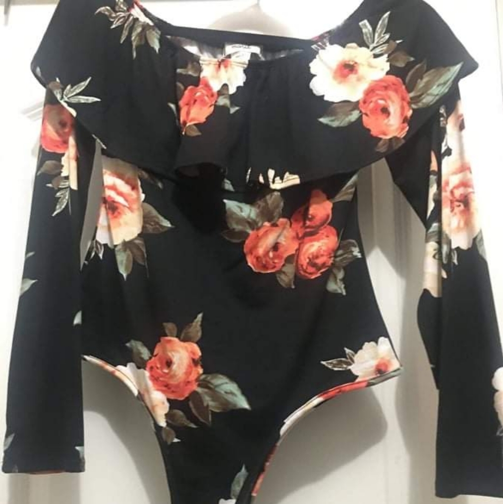 Long sleeve Body suit floral
